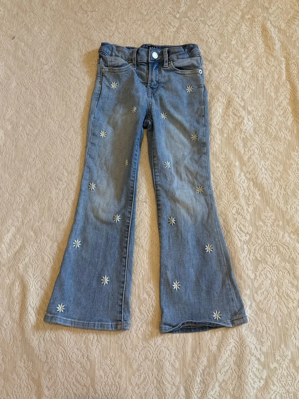Gap kids high rise 70s flare embroidered daisy jeans